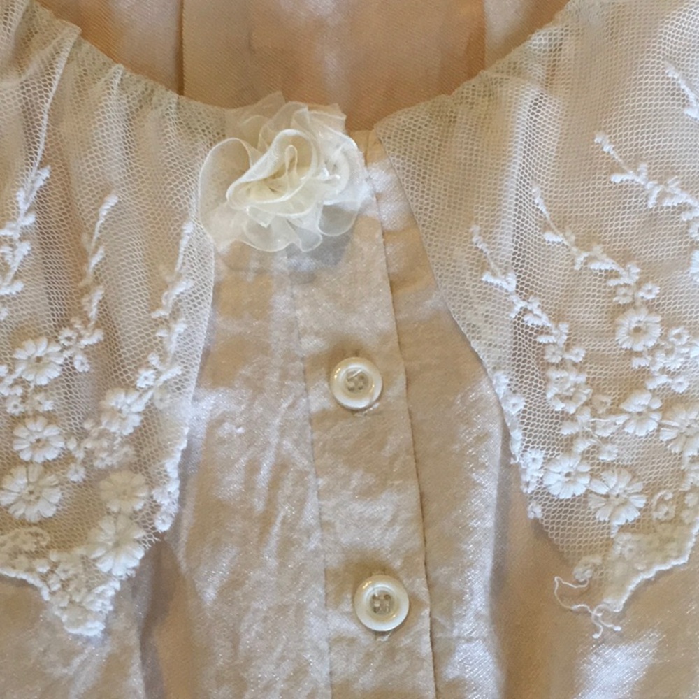 Buttoned Blouse - Picture 2 of 5